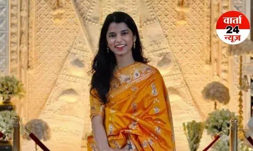 Lok Gayika Maithili Thakur: बिहार के पिछड़े कस्बे से उठी मैथिली आज कहां से कहां पहुंच गई, जानें 25 साल की सफर में देखीं क्या-क्या दिन Lok Gayika Maithili Thakur: बिहार के पिछड़े कस्बे से उठी मैथिली आज कहां से कहां पहुंच गई, जानें 25 साल की सफर में देखीं क्या-क्या दिन