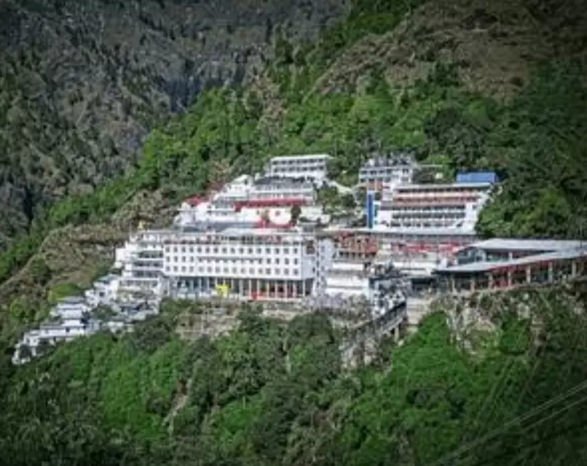 तीन दिन बाद मां वैष्णो देवी की यात्रा फिर से शुरू, लेकिन जाना होगा इस तरह से संभाल कर