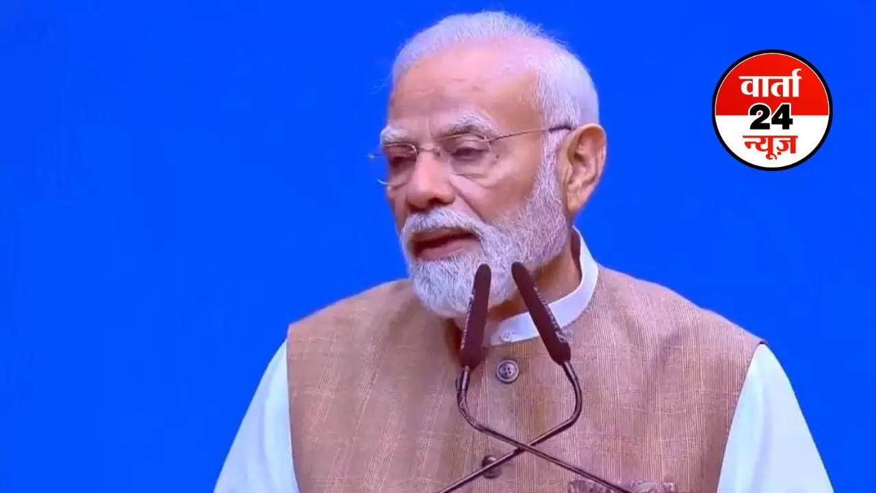 पीएम मोदी ने इंडिया मोबाइल कांग्रेस के 9वें संस्करण का किया उद्घाटन, कहा-आज सरकार देश की प्रतिभा और क्षमताओं के पीछे मजबूती से खड़ी