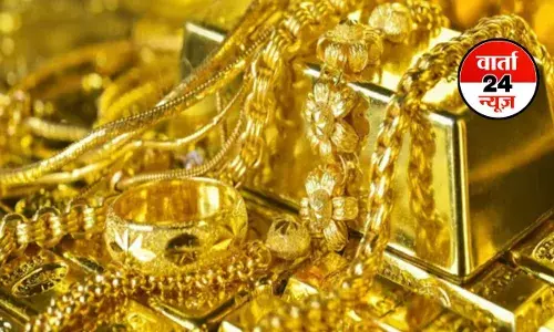 सोना-चांदी की कीमत आसमान पर पहुंची! त्योहारी सीजन में आम आदमी की जेब पर बढ़ा वजन, जानें देश के बड़े शहरों में क्या है रेट सोना-चांदी की कीमत आसमान पर पहुंची! त्योहारी सीजन में आम आदमी की जेब पर बढ़ा वजन, जानें देश के बड़े शहरों में क्या है रेट
