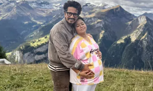 Gender Check: भारती सिंह को आया गुस्सा! बोलीं- मैं अपने होने वाले बच्चे का जेंडर चेक कराने विदेश नहीं आई हूं... जानें ऐसा क्यों कहा Gender Check: भारती सिंह को आया गुस्सा! बोलीं- मैं अपने होने वाले बच्चे का जेंडर चेक कराने विदेश नहीं आई हूं... जानें ऐसा क्यों कहा