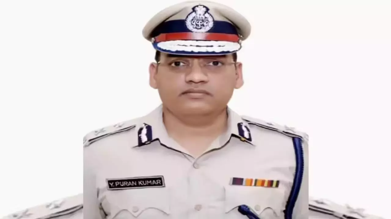 Puran Kumar Case: चंडीगढ़ पुलिस IPS ऑफिसर पूरन कुमार के लैपटॉप की करेगी जांच, IAS पत्नी अमनीत कुमार को भेजा गया नोटिस Puran Kumar Case: चंडीगढ़ पुलिस IPS ऑफिसर पूरन कुमार के लैपटॉप की करेगी जांच, IAS पत्नी अमनीत कुमार को भेजा गया नोटिस