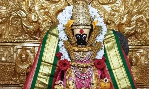 मां लक्ष्मी का ऐसा मंदिर जहां दिवाली पर सौभाग्य और समृद्धि के लिए जलाए जाते है समृद्धि दीप, जानें क्या है इतिहास मां लक्ष्मी का ऐसा मंदिर जहां दिवाली पर सौभाग्य और समृद्धि के लिए जलाए जाते है समृद्धि दीप, जानें क्या है इतिहास