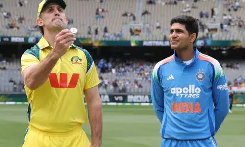 India Australia Match: रोहित-कोहली-गिल तीनों पवेलियन लौटे, बारिश ने घटाया ओवर India Australia Match: रोहित-कोहली-गिल तीनों पवेलियन लौटे, बारिश ने घटाया ओवर
