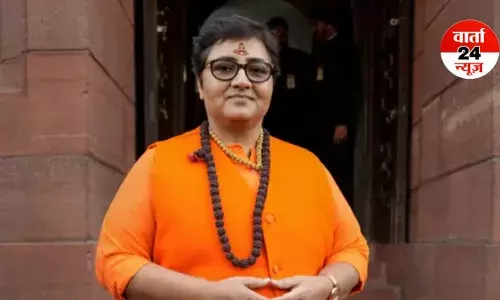 ‘लव जिहाद’ को लेकर साध्वी प्रज्ञा ने दिया बयान! कहा- लड़की कहना न माने तो उसकी टांगे तोड़ दो...जानें पूरा मामला ‘लव जिहाद’ को लेकर साध्वी प्रज्ञा ने दिया बयान! कहा- लड़की कहना न माने तो उसकी टांगे तोड़ दो...जानें पूरा मामला