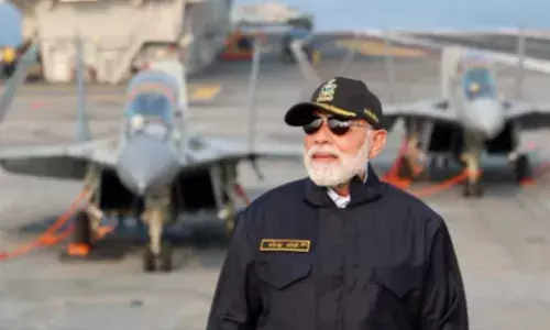 पीएम मोदी ने गोवा के तट INS विक्रांत पर नौसेना के जवानों के साथ मनाई दीपावली, यह संदेश दिया पीएम मोदी ने गोवा के तट INS विक्रांत पर नौसेना के जवानों के साथ मनाई दीपावली, यह संदेश दिया