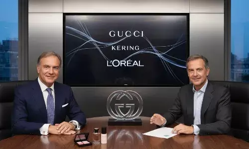 Gucci की पैरेंट कंपनी Kering ने L’Oreal को बेचा ब्यूटी यूनिट, जानें कितने बिलियन डॉलर की है डील Gucci की पैरेंट कंपनी Kering ने L’Oreal को बेचा ब्यूटी यूनिट, जानें कितने बिलियन डॉलर की है डील