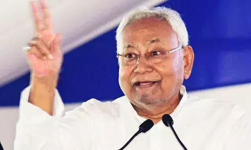 बिहार सरकार का बड़ा ऐलान, छठ से पहले कर्मचारियों को मिलेगा वेतन, जानें चुनाव आयोग की प्रतिक्रिया बिहार सरकार का बड़ा ऐलान, छठ से पहले कर्मचारियों को मिलेगा वेतन, जानें चुनाव आयोग की प्रतिक्रिया