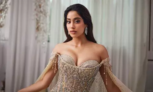 जान्हवी कपूर ने प्लास्टिक सर्जरी की अफवाहों पर तोड़ी चुप्पी, ट्रोलर्स को दिया बेबाक जवाब जान्हवी कपूर ने प्लास्टिक सर्जरी की अफवाहों पर तोड़ी चुप्पी, ट्रोलर्स को दिया बेबाक जवाब