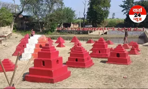 छठ महापर्व: श्रद्धालुओं पर होगी पुष्प वर्षा, इस घाट पर पीएम मोदी पूजा में होंगे शरीक, यमुना के किनारे 17 घाट सजधज कर तैयार छठ महापर्व: श्रद्धालुओं पर होगी पुष्प वर्षा, इस घाट पर पीएम मोदी पूजा में होंगे शरीक, यमुना के किनारे 17 घाट सजधज कर तैयार