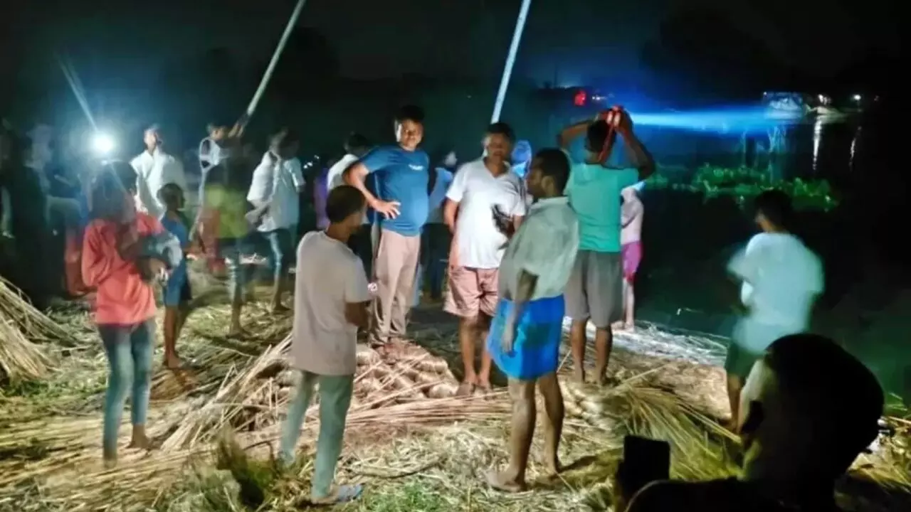 यूपी के बहराइच में बड़ा हादसा: कौड़ियाला नदी में नाव पलटी, 8 लापता, एक का शव मिला