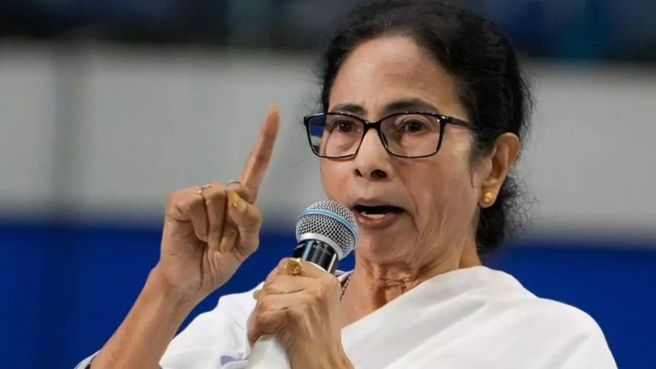 पश्चिम बंगाल में दो आत्महत्या के बाद SIR को लेकर भड़कीं CM ममता बनर्जी, BJP ने दिया जवाब पश्चिम बंगाल में दो आत्महत्या के बाद SIR को लेकर भड़कीं CM ममता बनर्जी, BJP ने दिया जवाब