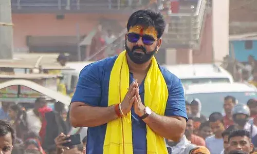 बिहार इलेक्शन 2025 : भोजपुरी स्टार्स में जुबानी जंग जारी! खेसारी के बयान पर पवन सिंह ने किया पलटवार, कह डाली बड़ी बात