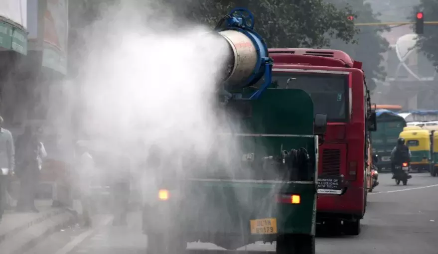 प्रदूषण के जहरीले गैस चैंबर में सांस ले रहे दिल्लीवासी, खराब स्तर पर एक्यूआई से सेहत प्रभावित प्रदूषण के जहरीले गैस चैंबर में सांस ले रहे दिल्लीवासी, खराब स्तर पर एक्यूआई से सेहत प्रभावित