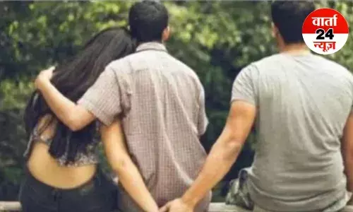 पत्नी का गैर मर्द के साथ आपत्तिजनक वीडियो बनाकर सोशल मीडिया पर किया वायरल...पूरी कहानी जानकर कहेंगे ऐसा पहले कभी नहीं सुना था पत्नी का गैर मर्द के साथ आपत्तिजनक वीडियो बनाकर सोशल मीडिया पर किया वायरल...पूरी कहानी जानकर कहेंगे ऐसा पहले कभी नहीं सुना था