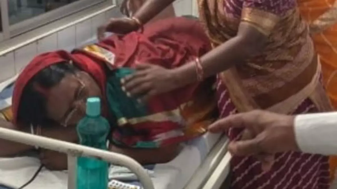 जीतन राम मांझी की समधन ज्योति देवी पर चुनाव प्रचार के दौरान हमला, सीने में लगी गंभीर चोट जीतन राम मांझी की समधन ज्योति देवी पर चुनाव प्रचार के दौरान हमला, सीने में लगी गंभीर चोट