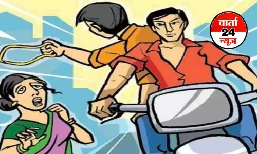 GHAZIABAD: गाजियाबाद में बदमाशों के हौसले बुलंद, मंदिर जा रही महिला के गले से लूटी चेन GHAZIABAD: गाजियाबाद में बदमाशों के हौसले बुलंद, मंदिर जा रही महिला के गले से लूटी चेन