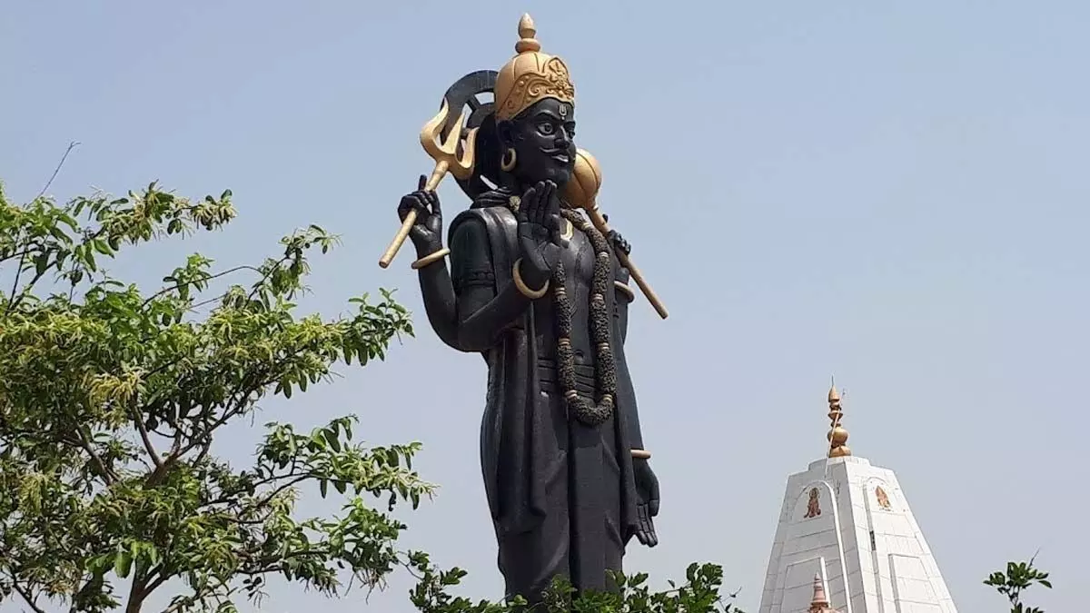 एक ऐसा पवित्र मंदिर जहां श्रीकृष्ण ने शनि देव को कोयल रूप में दिए थे दर्शन! जानें क्या है नाम एक ऐसा पवित्र मंदिर जहां श्रीकृष्ण ने शनि देव को कोयल रूप में दिए थे दर्शन! जानें क्या है नाम