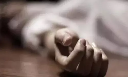 UP: तंत्र-मंत्र के लिए 15 साल की लड़की की बलि, गर्दन पर दतिया के मिले निशान, गुस्साए ग्रामीणों ने की आरोपियों के खिलाफ कार्रवाई की मांग