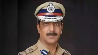 अकील अख्तर मौत! पत्नी संग पिता के अवैध संबंध के आरोप, अब CBI करेगी मामले की जांच, पूर्व डीजीपी की बढ़ेंगी मुश्किलें! अकील अख्तर मौत! पत्नी संग पिता के अवैध संबंध के आरोप, अब CBI करेगी मामले की जांच, पूर्व डीजीपी की बढ़ेंगी मुश्किलें!