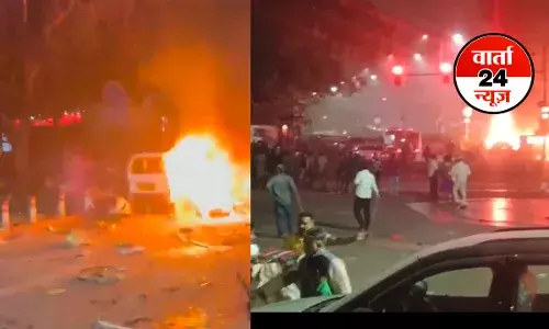 दिल्ली कार धमाके में मरने वालों की संख्या 8 और घायलों की 12 पहुंची, राजधानी में हाई अलर्ट दिल्ली कार धमाके में मरने वालों की संख्या 8 और घायलों की 12 पहुंची, राजधानी में हाई अलर्ट