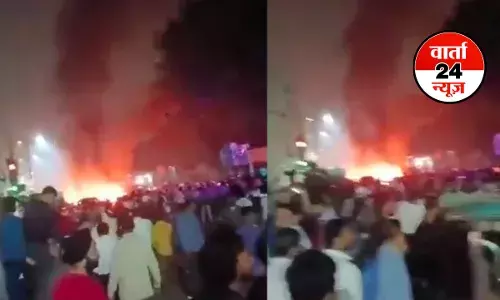 अभी तक किसी ने नहीं ली धमाके की जिम्मेदारी, फरीदाबाद में बरामद विस्फोटक से कनेक्शन! अमित शाह ने ली घटना की जानकारी अभी तक किसी ने नहीं ली धमाके की जिम्मेदारी, फरीदाबाद में बरामद विस्फोटक से कनेक्शन! अमित शाह ने ली घटना की जानकारी