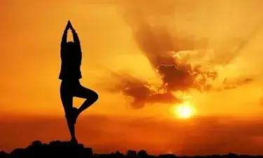 Bharam Muhurat: ब्रह्म मुहूर्त में करने चाहिए इन मंत्रों का उच्चारण, सुख शांति से भर जाएगा जीवन