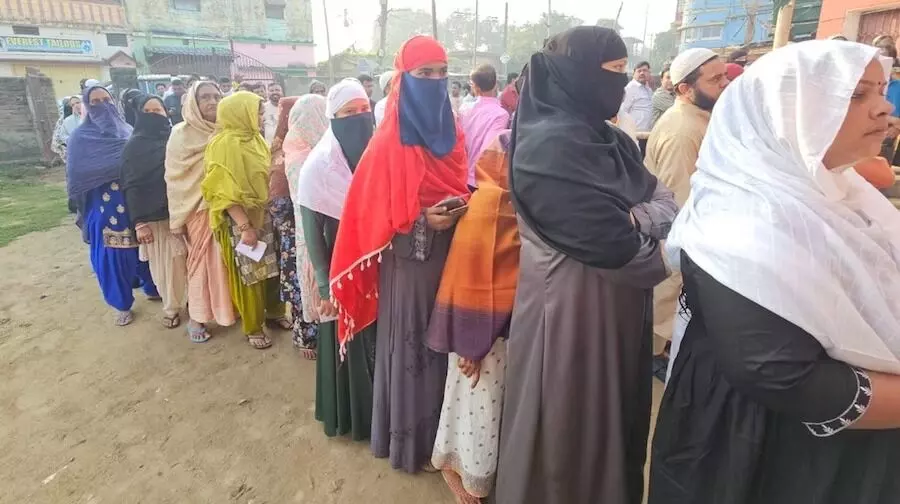 Bihar Election Phase 2: दूसरे चरण में अब तक 14.55 फीसदी मतदान, जानें जिलों में क्या है वोटिंग का हाल Bihar Election Phase 2: दूसरे चरण में अब तक 14.55 फीसदी मतदान, जानें जिलों में क्या है वोटिंग का हाल