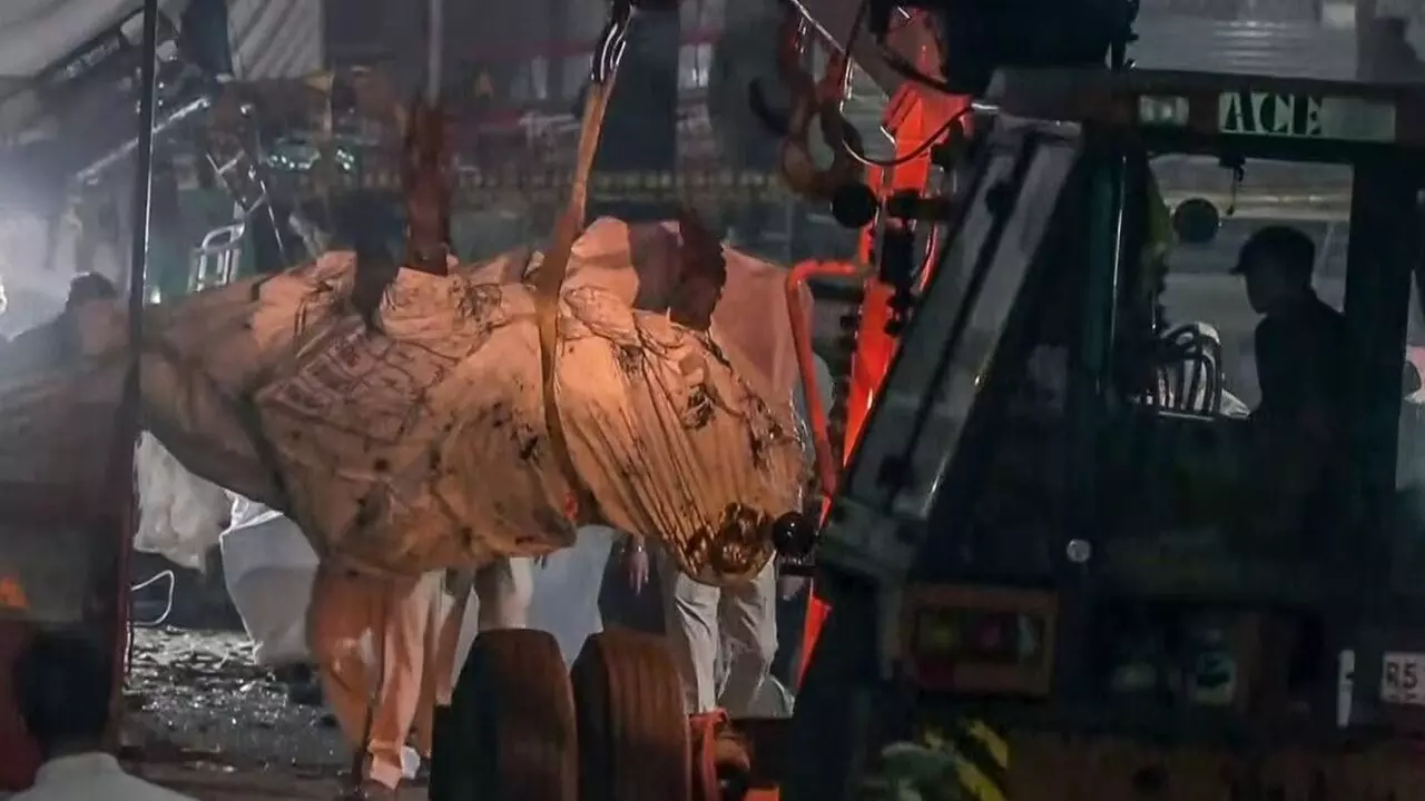 दिल्ली धमाके को मोदी सरकार ने माना आतंकी हमला, जांच के दिए सख्त निर्देश दिल्ली धमाके को मोदी सरकार ने माना आतंकी हमला, जांच के दिए सख्त निर्देश