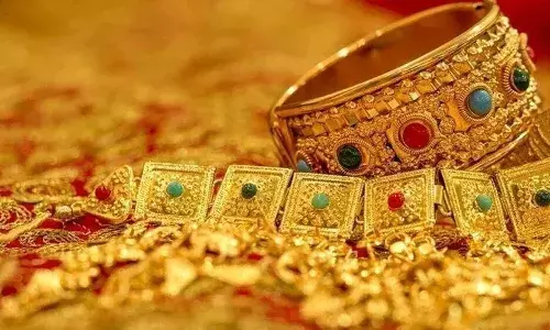 Gold Price Today: आज फिर महंगा हुआ सोना, चांदी की कीमतों ने भी उड़ाए होश, जानें क्या है आपके शहर में भाव