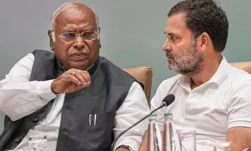 बिहार चुनाव में हार के बाद विपक्ष की बैठक, राहुल गांधी समेत कई बडे़ नेता मौजूद