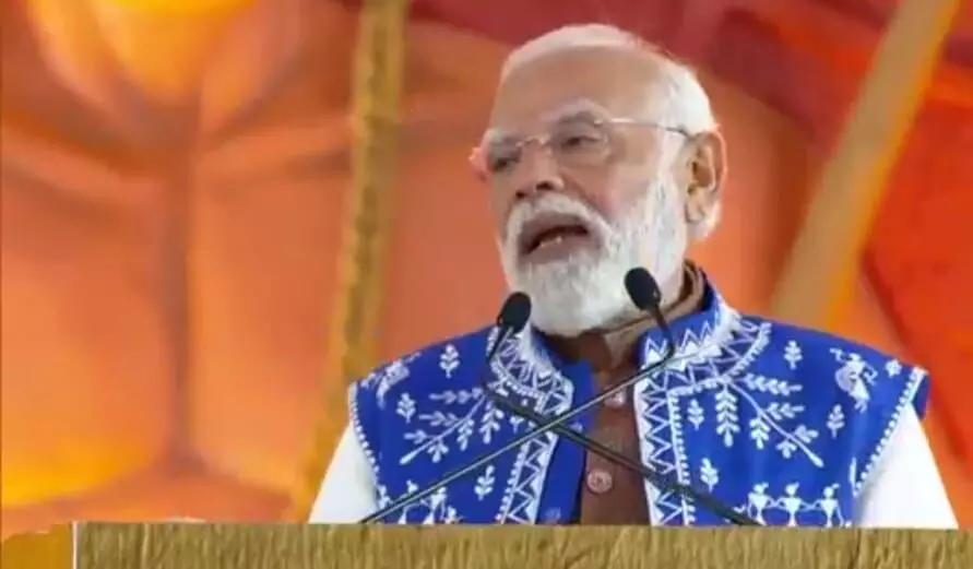 पीएम मोदी ने गुजरात के 14 जनजातीय जिलों के लिए 250 बसों को दिखाई हरी झंडी, स्वतंत्रता आंदोलन में आदिवासी समाज के योगदान को किया याद पीएम मोदी ने गुजरात के 14 जनजातीय जिलों के लिए 250 बसों को दिखाई हरी झंडी, स्वतंत्रता आंदोलन में आदिवासी समाज के योगदान को किया याद