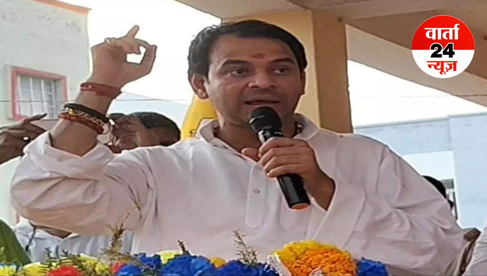 कुछ जयचंदों ने तेजस्वी की भी बुद्धि पर परदा डाल दिया है...तेज प्रताप यादव ने कहा- रोहिणी बहन का अपमान बर्दाश्त नहीं, जानें लालू यादव से क्या कहा कुछ जयचंदों ने तेजस्वी की भी बुद्धि पर परदा डाल दिया है...तेज प्रताप यादव ने कहा- रोहिणी बहन का अपमान बर्दाश्त नहीं, जानें लालू यादव से क्या कहा