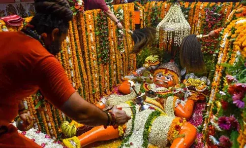 संकटमोचन का लेटा हुआ अवतार देखना हो तो यहां जाएं, जानें हनुमान जी की चमत्कारी कथाओं के बारे में... संकटमोचन का लेटा हुआ अवतार देखना हो तो यहां जाएं, जानें हनुमान जी की चमत्कारी कथाओं के बारे में...