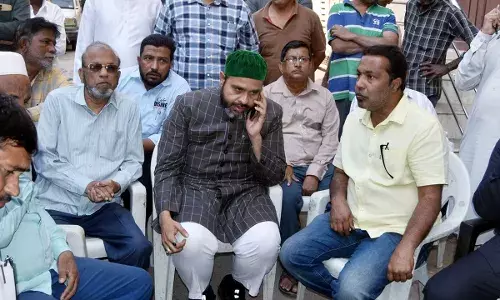 सऊदी बस हादसा: हैदराबाद के एक ही परिवार की तीन पीढ़ियां खत्म, 18 लोगों की दर्दनाक मौत सऊदी बस हादसा: हैदराबाद के एक ही परिवार की तीन पीढ़ियां खत्म, 18 लोगों की दर्दनाक मौत