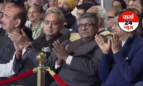 पीएम मोदी के मुरीद हुए कांग्रेस नेता शशि थरूर! कांग्रेस में मच सकती है खलबली, बोले-भारत दुनिया के उभरने की बना मिसाल