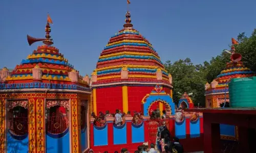 यदि किसी साधक को शत्रुओं पर पानी हो विजय तो करें मां छिन्नमस्ता देवी के दर्शन, जानें माता के रहस्यमयी रूप के बारे में... यदि किसी साधक को शत्रुओं पर पानी हो विजय तो करें मां छिन्नमस्ता देवी के दर्शन, जानें माता के रहस्यमयी रूप के बारे में...