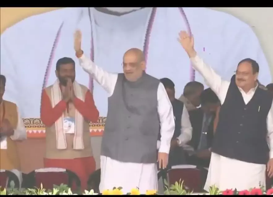 राजतिलक को तैयार नीतीश कुमार, मंच पर पहुंचे अमित-जेपी नड्डा समेत कई बडे़ नेता, उमड़ी भारी भीड़