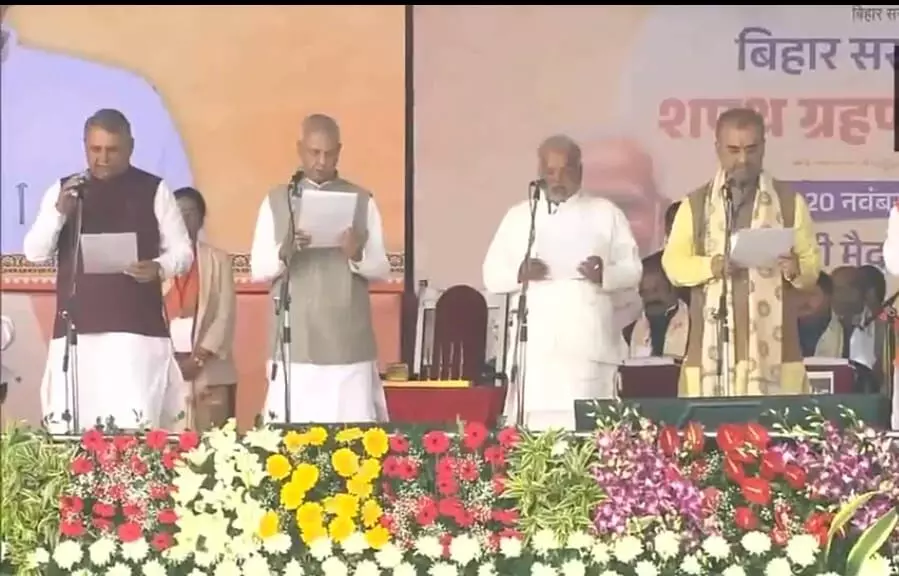 दिलीप जयसवाल समेत कई बड़े नेताओं ने ली मंत्री पद की शपथ