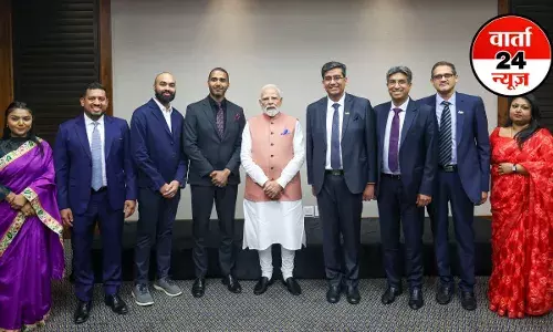 G-20 Summit में पीएम मोदी ने भारतीय मूल के उद्यमियों से की मुलाकात, स्वागत की खास झलकियां शेयर बताया-कार्यवाही में हिस्सा लेने का इंतजार G-20 Summit में पीएम मोदी ने भारतीय मूल के उद्यमियों से की मुलाकात, स्वागत की खास झलकियां शेयर बताया-कार्यवाही में हिस्सा लेने का इंतजार