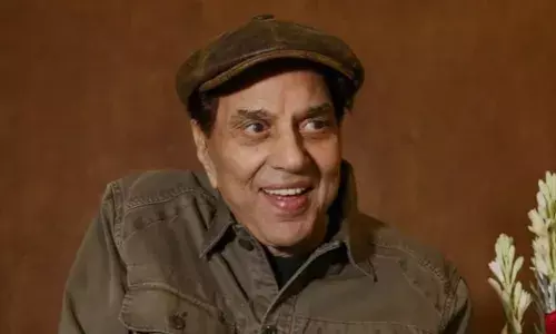 Dharmendra Health: एक बार फिर बिगड़ी हीमैन धर्मेंद्र की तबीयत, घर पहुंची एंबुलेंस Dharmendra Health: एक बार फिर बिगड़ी हीमैन धर्मेंद्र की तबीयत, घर पहुंची एंबुलेंस