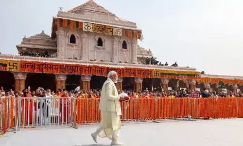 अयोध्या पहुंचे पीएम मोदी, राम मंदिर के शिखर पर फहराएंगे धर्मध्वज, शुरू हुआ रोड शो