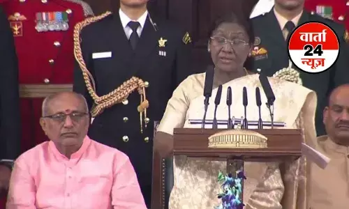 संविधान दिवस पर संसद में आज खास कार्यक्रम, राष्ट्रपति मुर्मू ने नौ भाषाओं में संविधान का अनुवादित संस्करण किया जारी