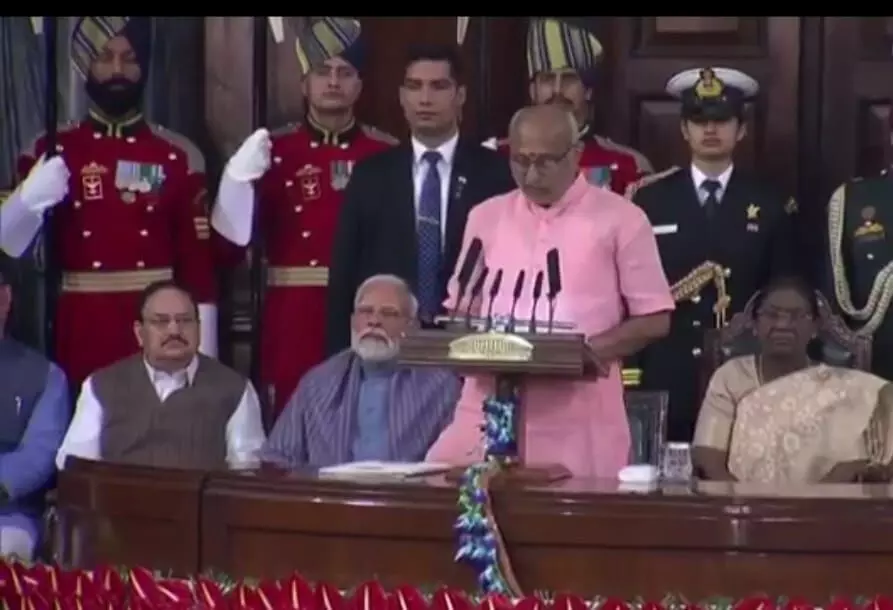 संविधान दिवस पर संसद में उपराष्ट्रपति बोले- संविधान हमारे देश की आत्मा है...