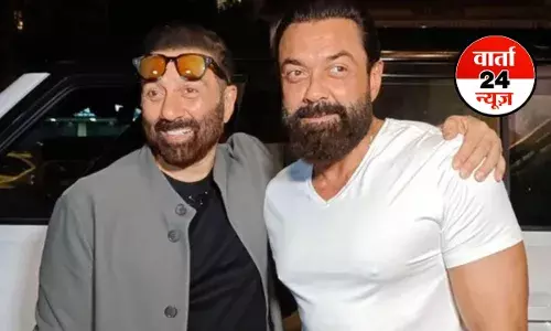 धर्मेंद्र के दोनों बेटे सनी और बॉबी एक्टिंग में हैं एक्टिव, जानें दोनों भाइयों में कौन है ज्यादा अमीर धर्मेंद्र के दोनों बेटे सनी और बॉबी एक्टिंग में हैं एक्टिव, जानें दोनों भाइयों में कौन है ज्यादा अमीर