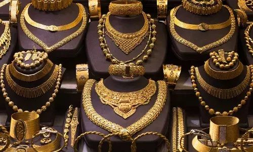 सोने का भाव फिर गिरा! चांदी में तेजी बरकरार, जानें क्या है आपके शहर में ताजा भाव