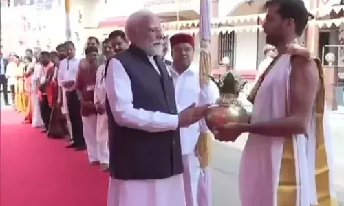 पीएम मोदी ने सुवर्ण तीर्थ मंडप का किया उद्घाटन, रोड शो में उमड़े लोग