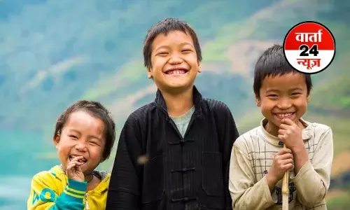 हंसी है सेहत की कुंजी, जानें क्यों है खुलकर हंसना जरूरी और हंसने के फायदे