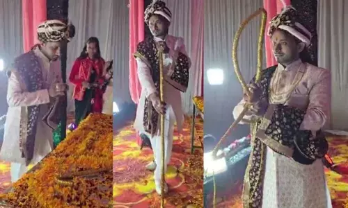 बाकी कैंडिडेट कहां है सबको मौका मिलना चाहिए... दूल्हे ने अपनी बारात में भगवान राम की तरह तोड़ा धनुष तो यूजर्स ने किए मजेदार सवाल, देखें वीडियो