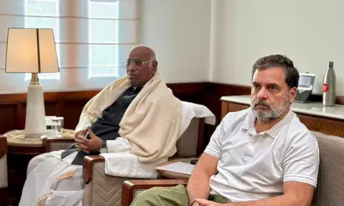 शीतकालीन सत्र से पहले विपक्ष की चर्चा, खरगे के आवास पर बैठक शुरू